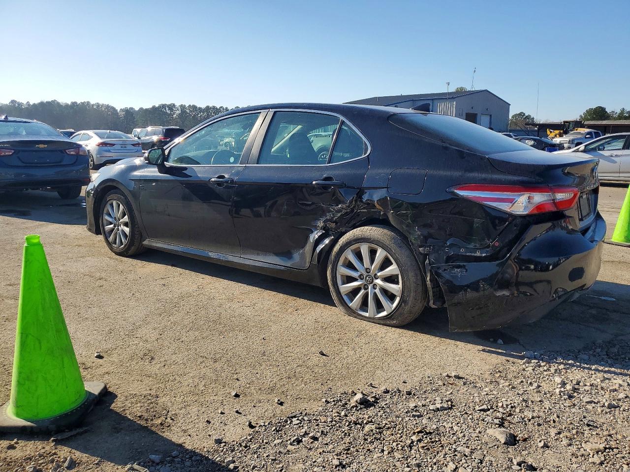 2019 TOYOTA CAMRY L photo 2