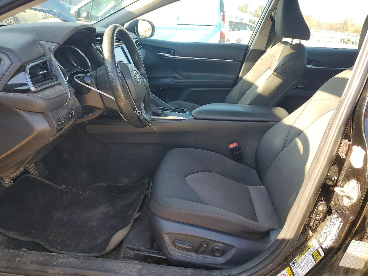 2019 TOYOTA CAMRY L photo 7