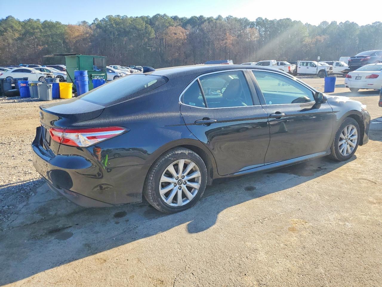 2019 TOYOTA CAMRY L photo 3