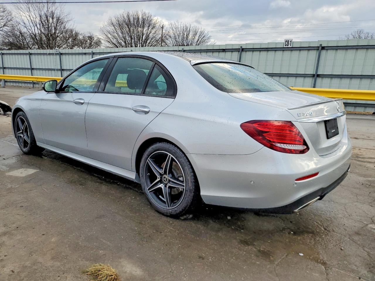 2018 MERCEDES-BENZ E 300 4MATIC photo 3