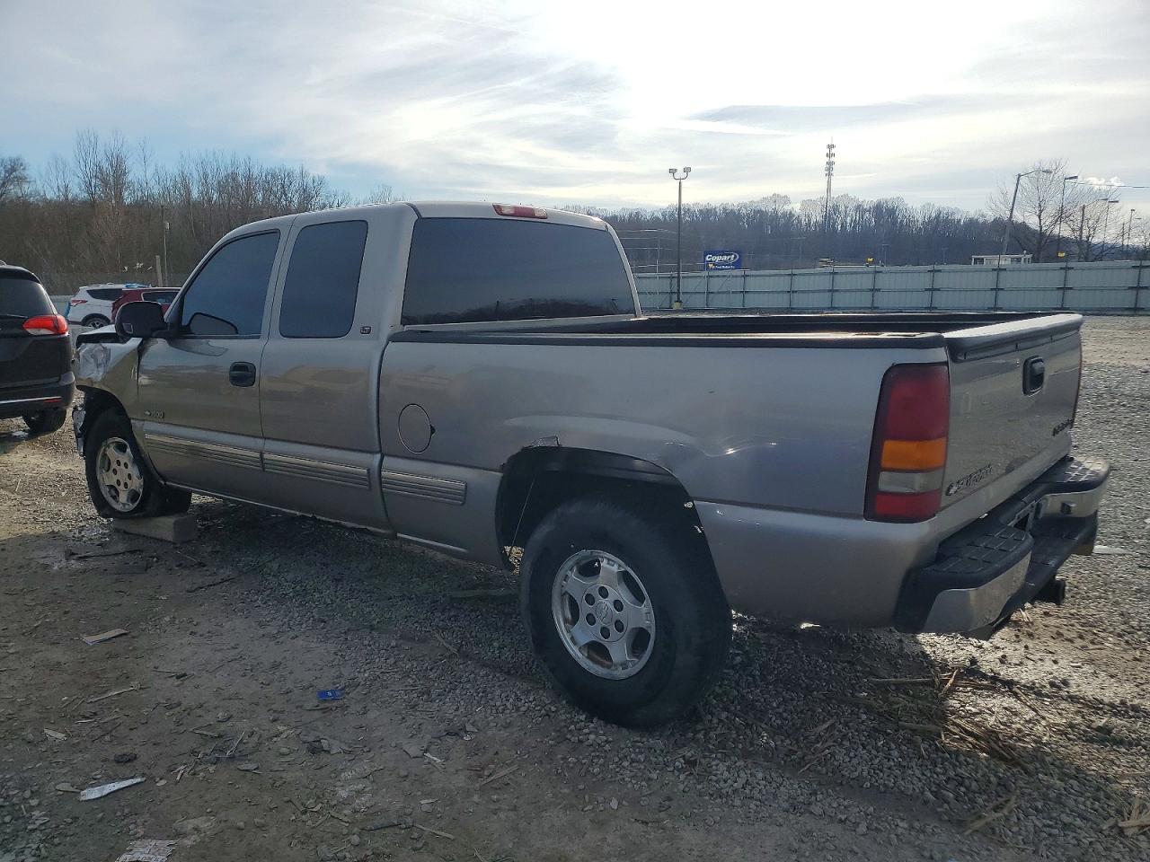 2000 CHEVROLET SILVERADO K1500 photo 2