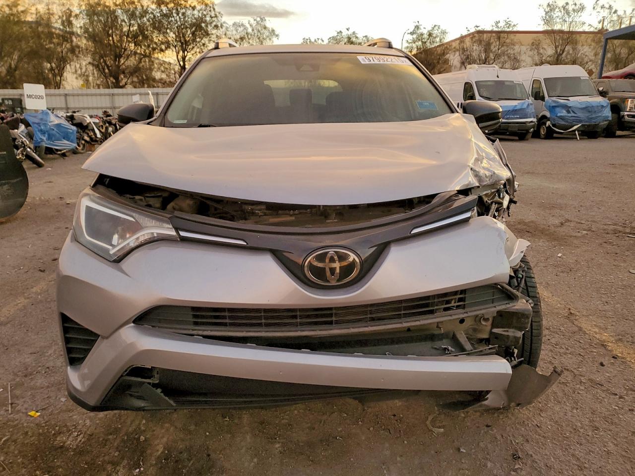 2017 TOYOTA RAV4 LE photo 5