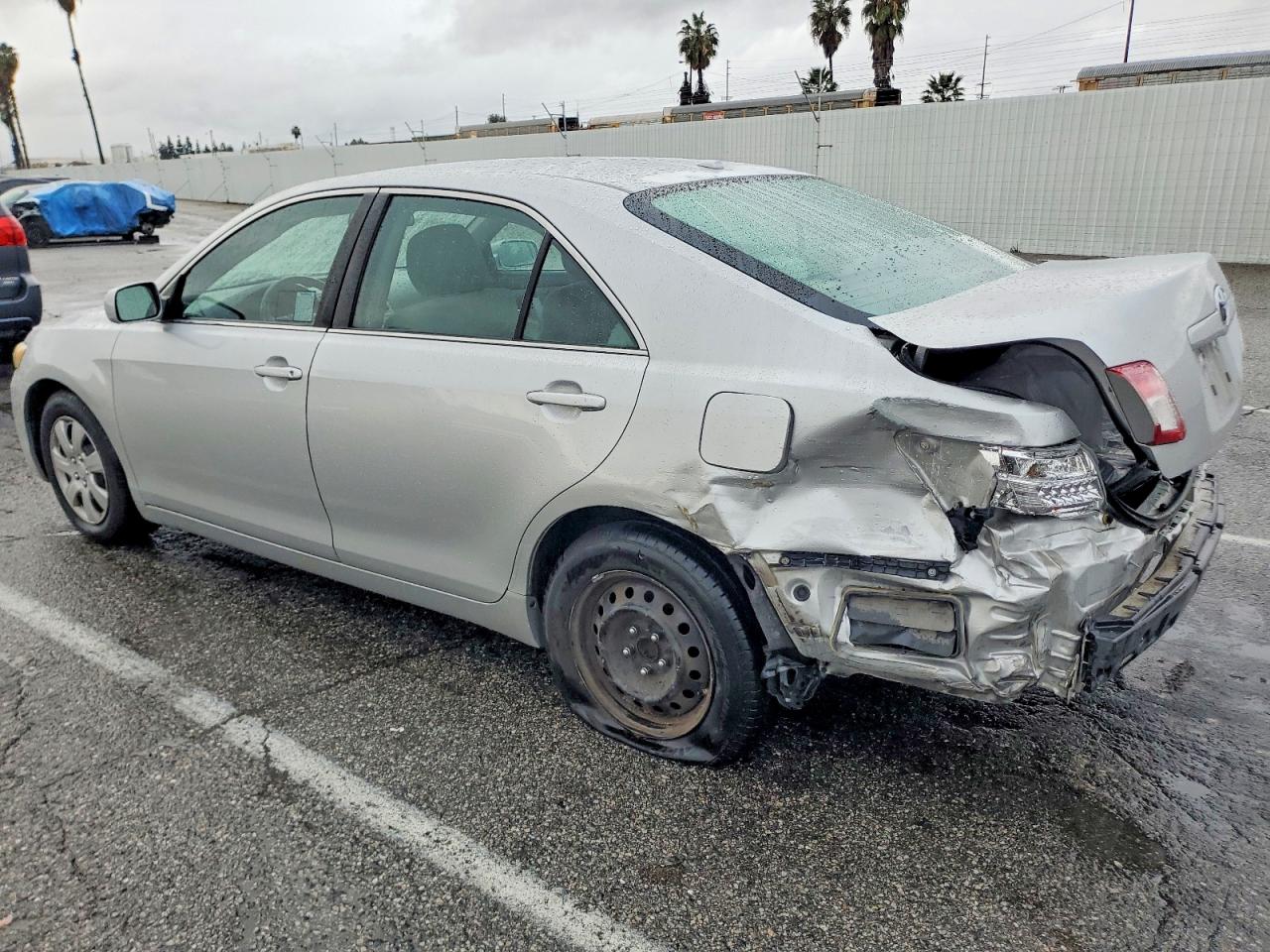 2011 TOYOTA CAMRY BASE photo 2