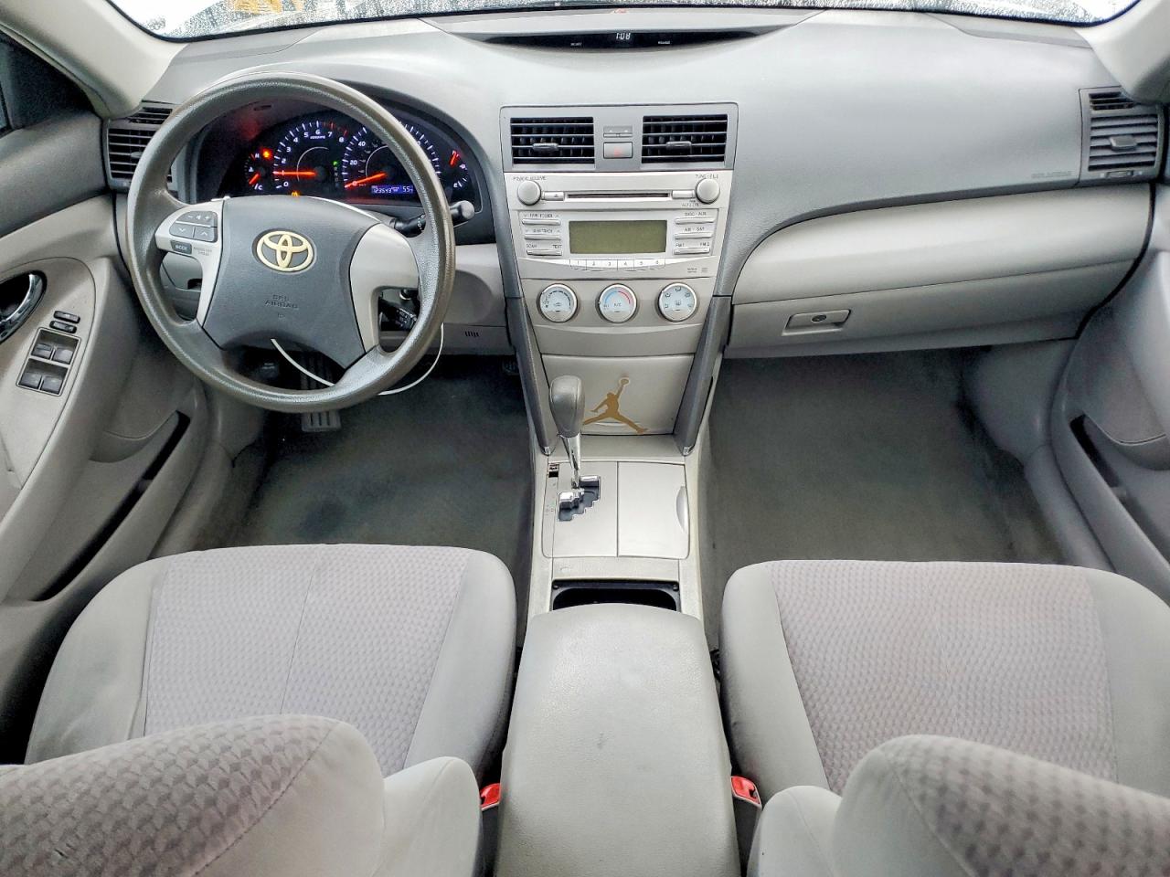2011 TOYOTA CAMRY BASE photo 8