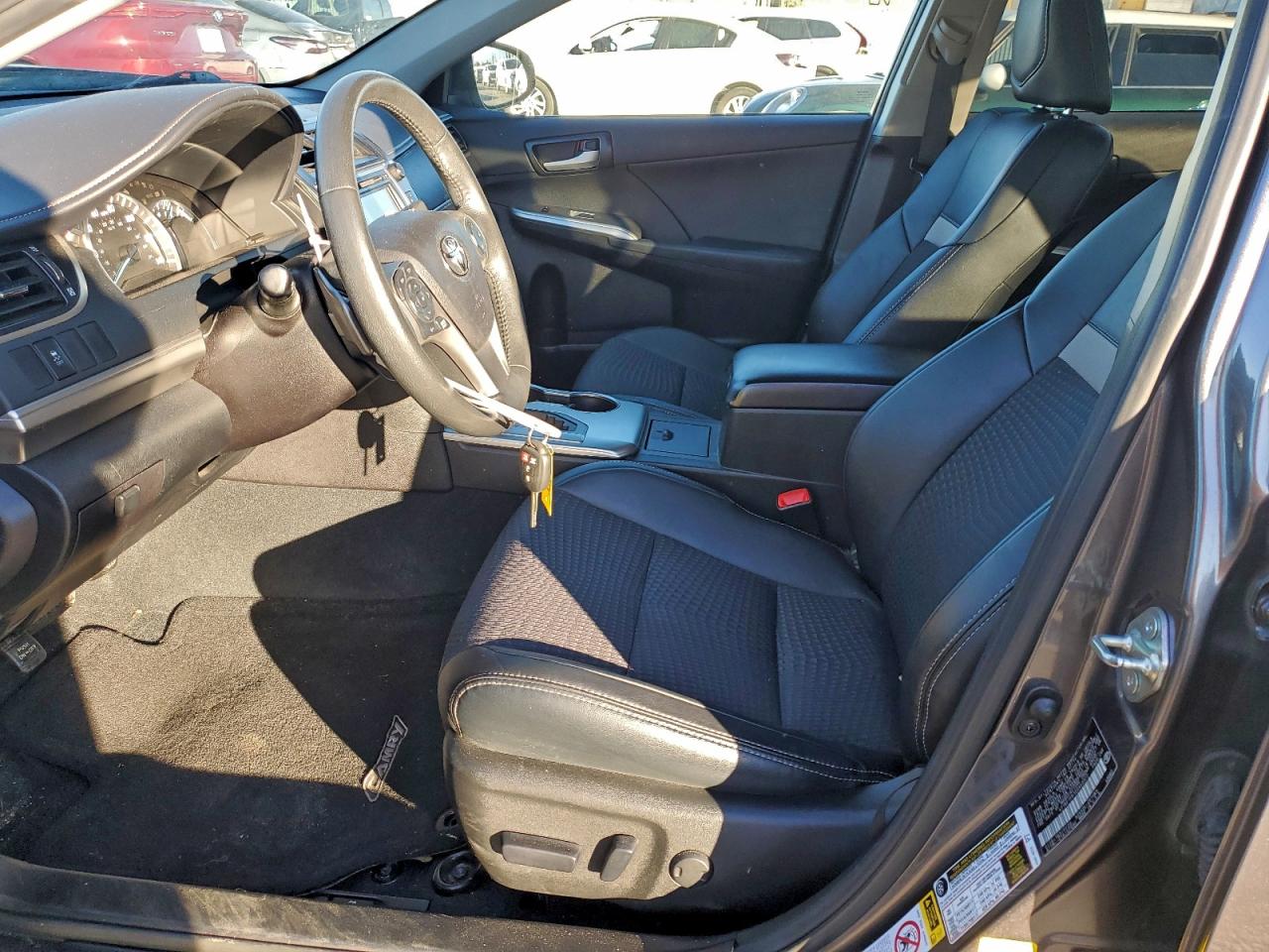 2014 TOYOTA CAMRY L photo 7