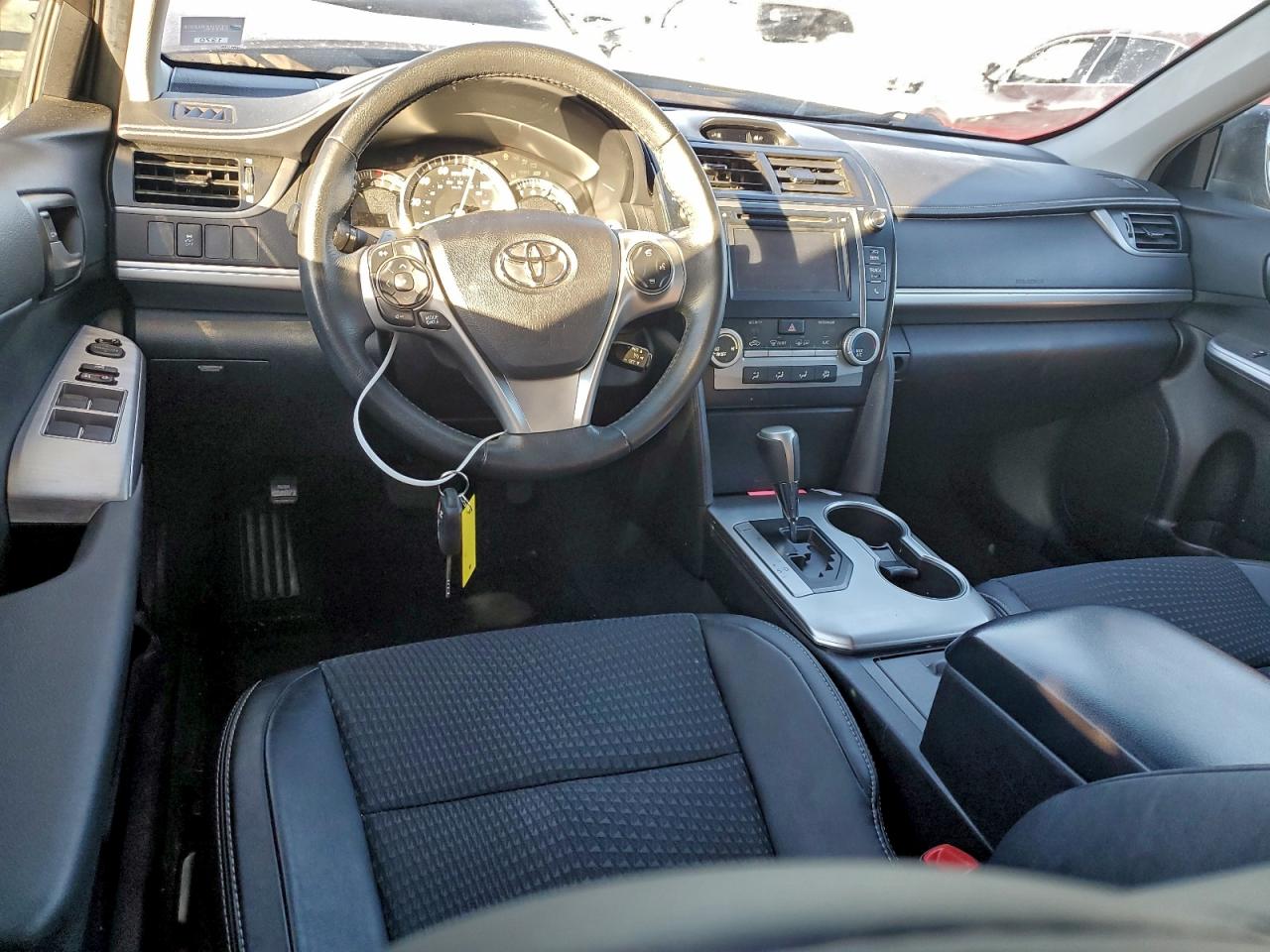 2014 TOYOTA CAMRY L photo 8