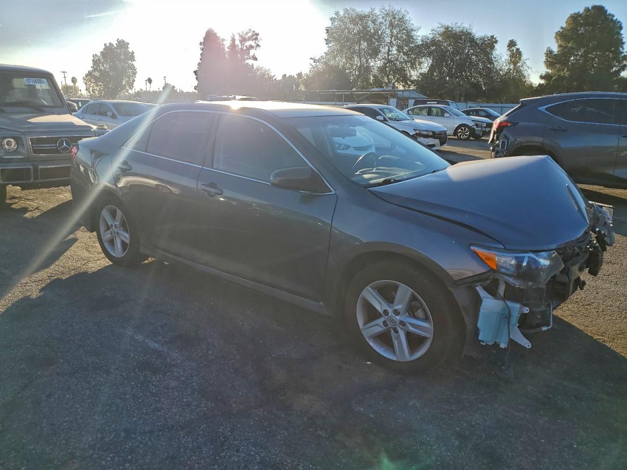 2014 TOYOTA CAMRY L photo 4
