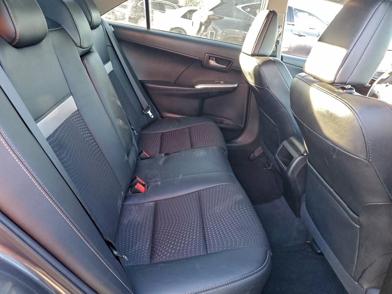 2014 TOYOTA CAMRY L photo 10