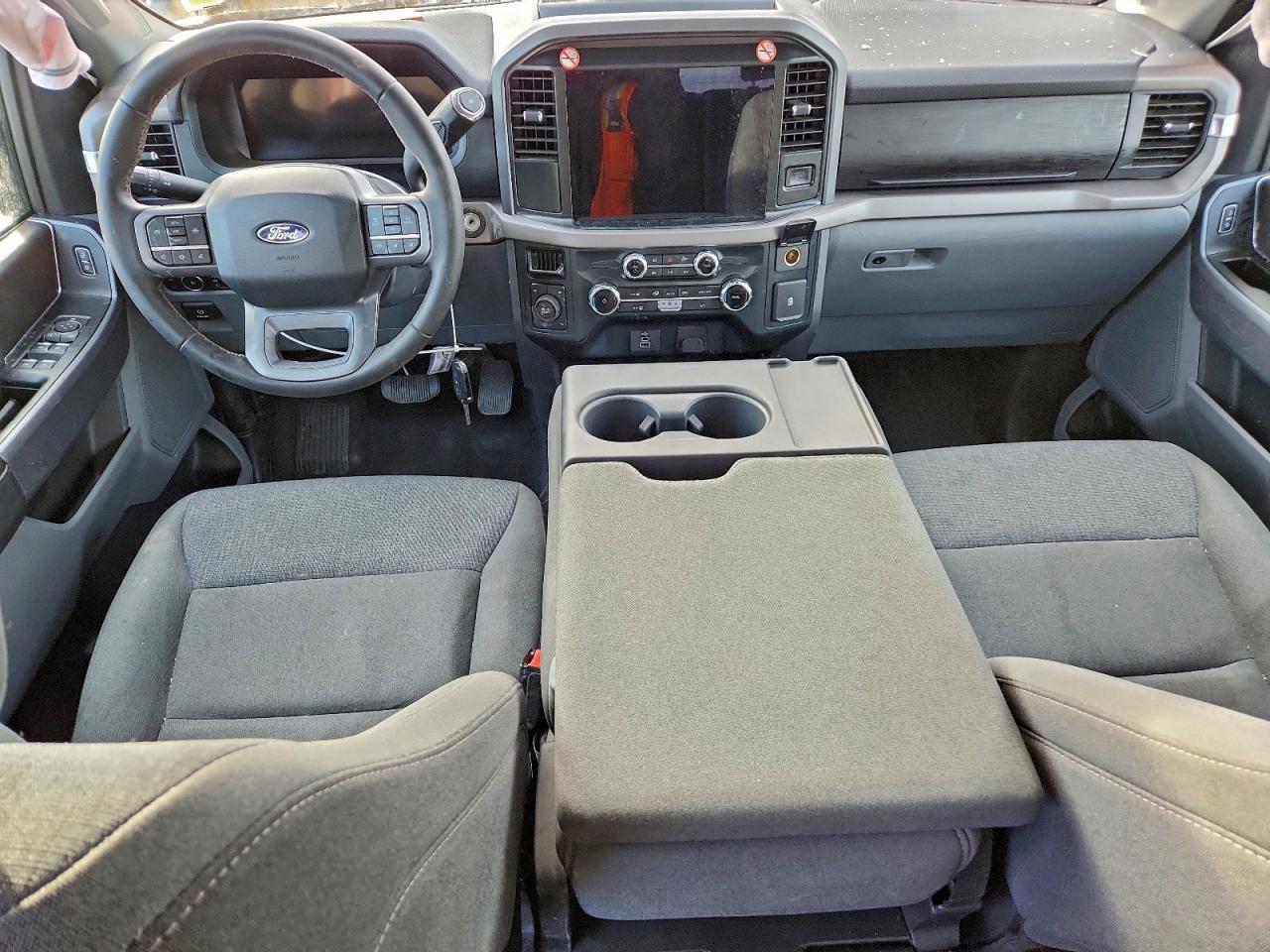 2025 FORD F150 XLT photo 8