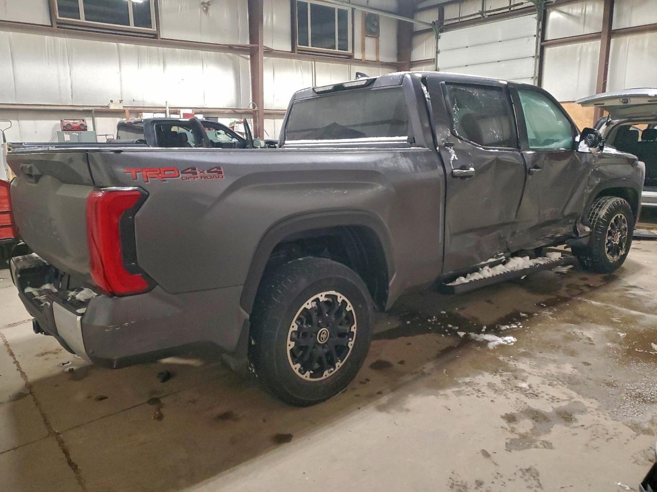 2024 TOYOTA TUNDRA CREWMAX SR5 photo 3