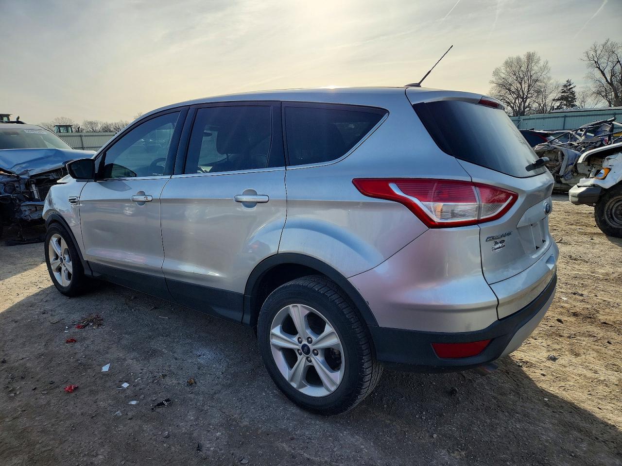 2016 FORD ESCAPE SE photo 2