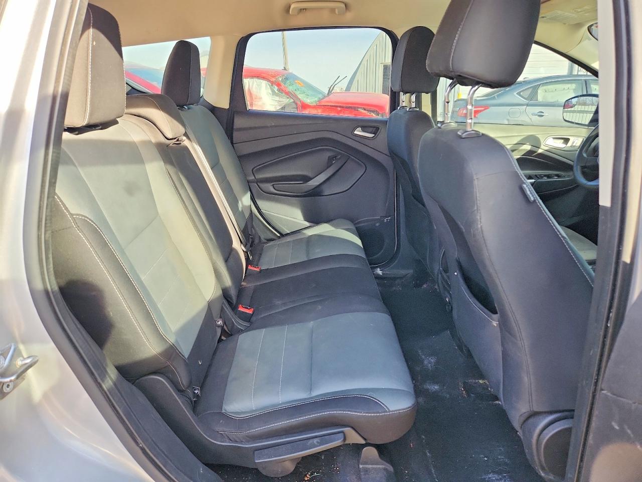 2016 FORD ESCAPE SE photo 11