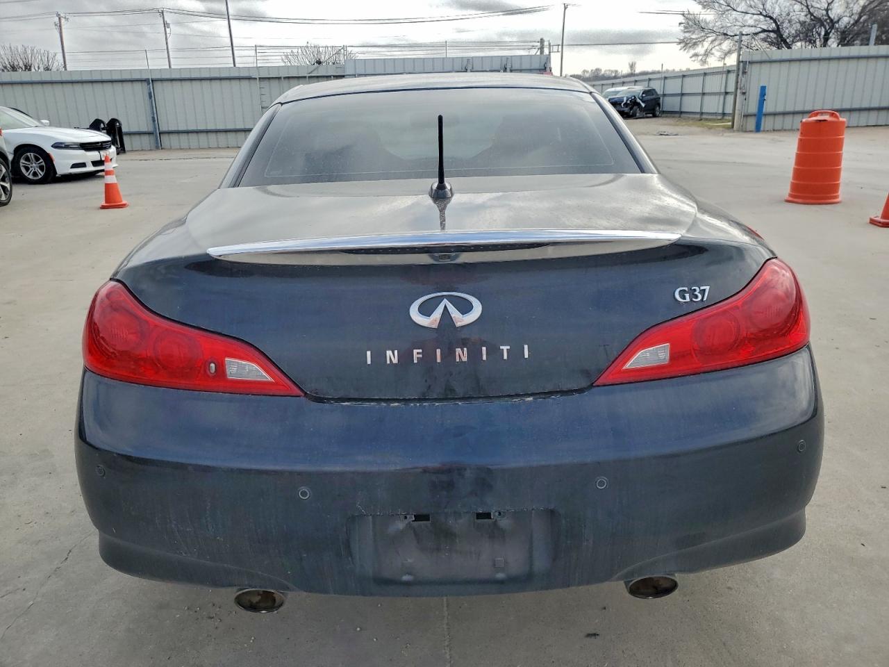 2013 INFINITI G37 SPORT photo 6