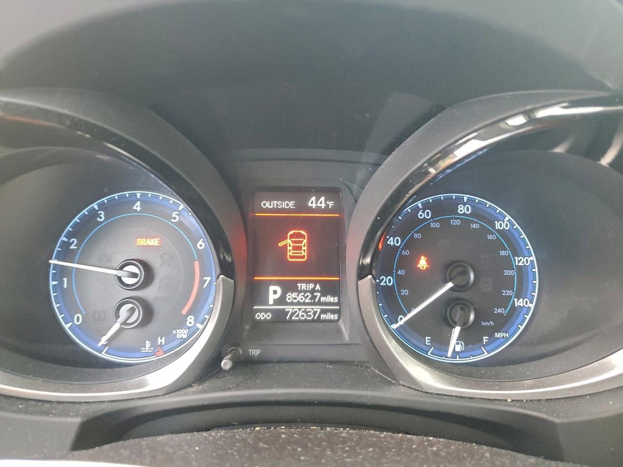 2015 TOYOTA COROLLA L photo 9