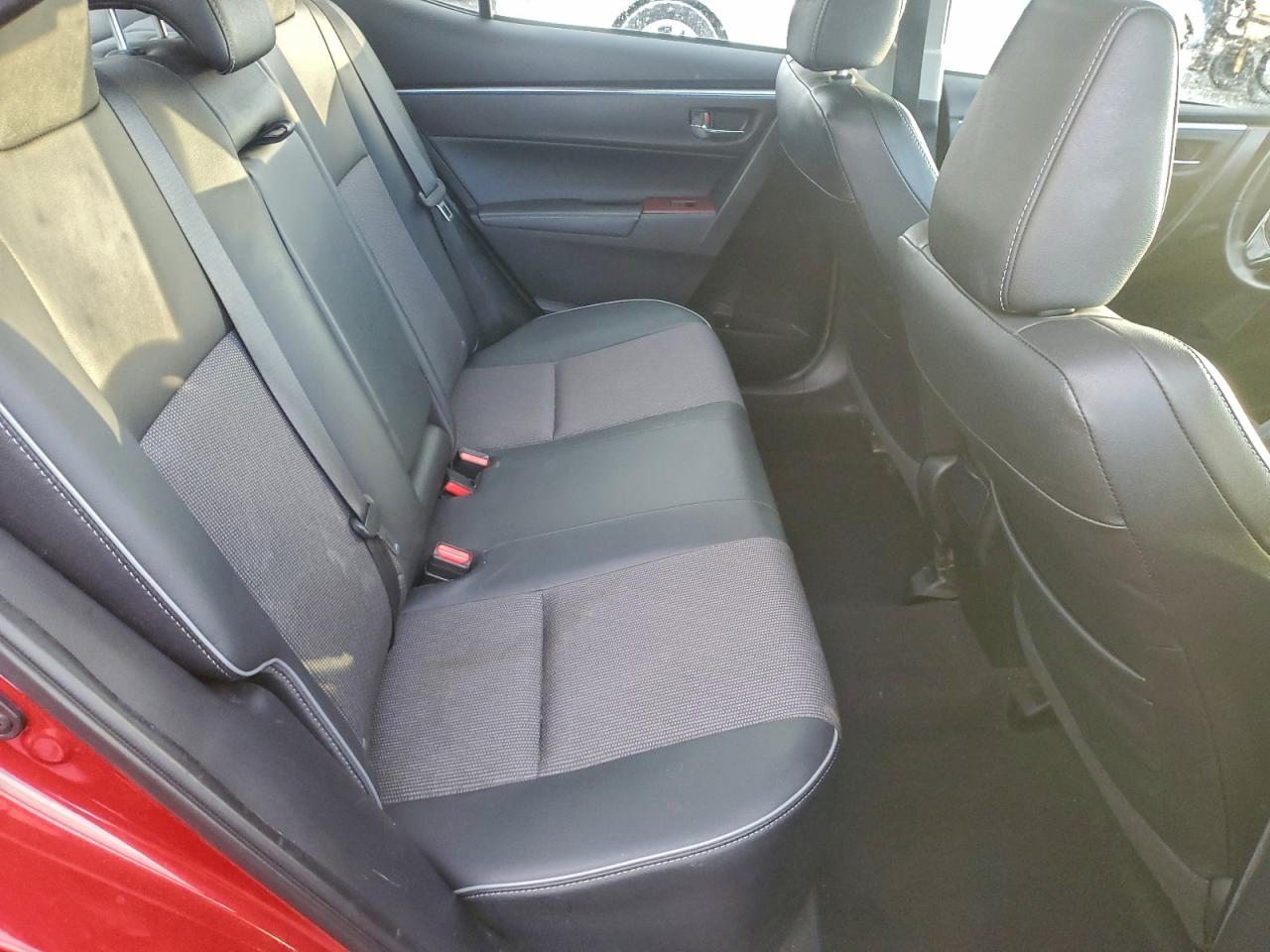 2015 TOYOTA COROLLA L photo 10