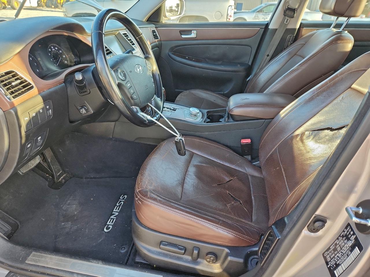 2013 HYUNDAI GENESIS 3.8L photo 7