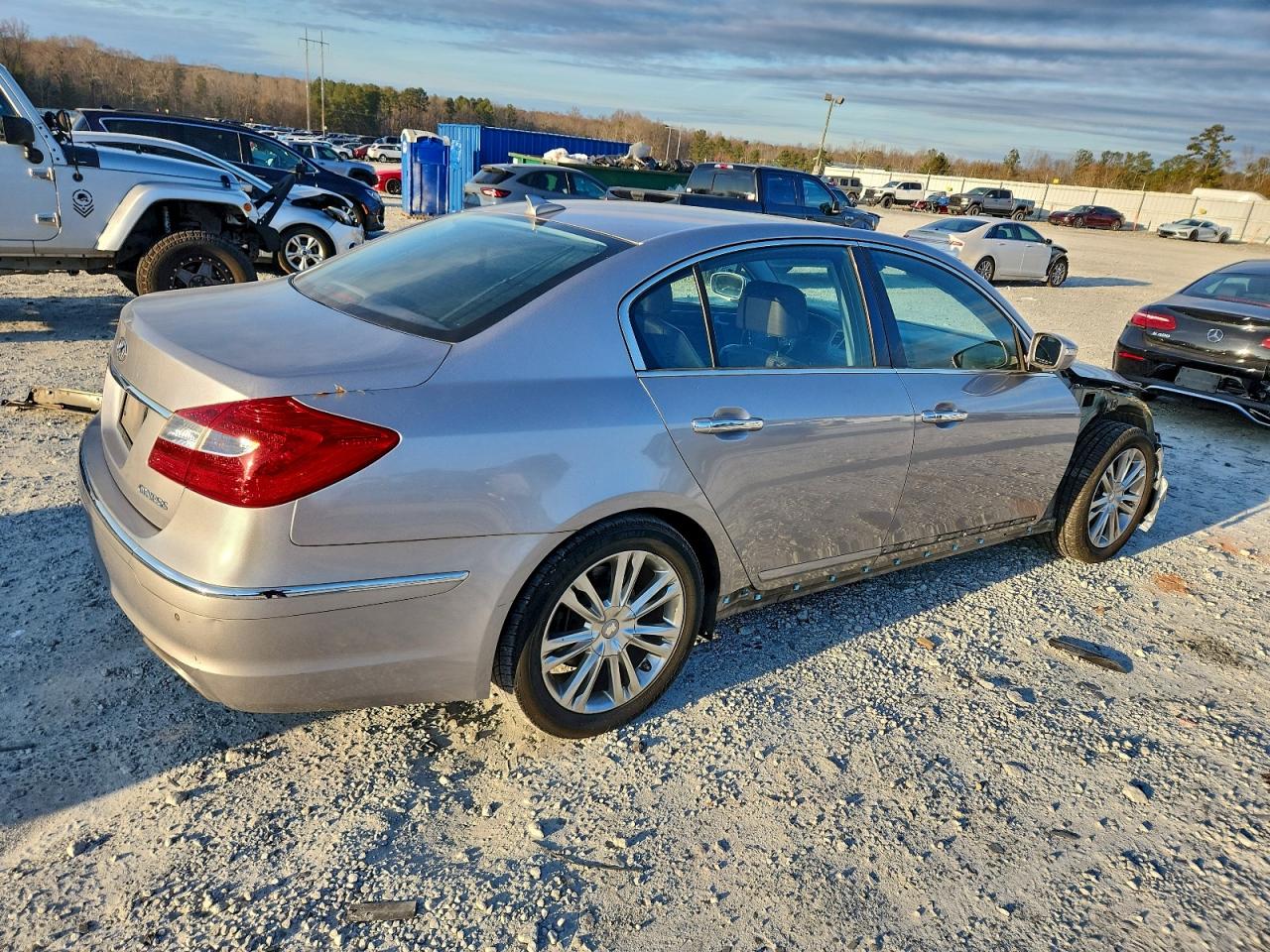 2013 HYUNDAI GENESIS 3.8L photo 3
