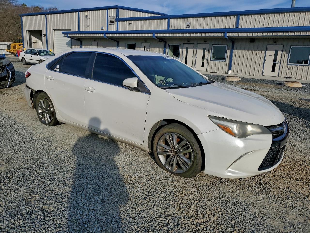 2015 TOYOTA CAMRY LE photo 4
