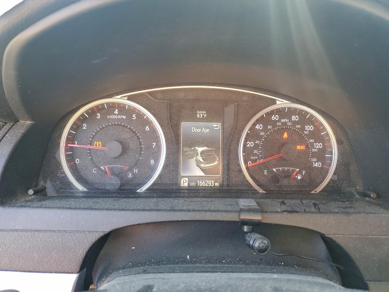 2015 TOYOTA CAMRY LE photo 9