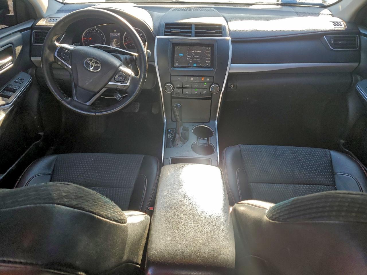 2015 TOYOTA CAMRY LE photo 8