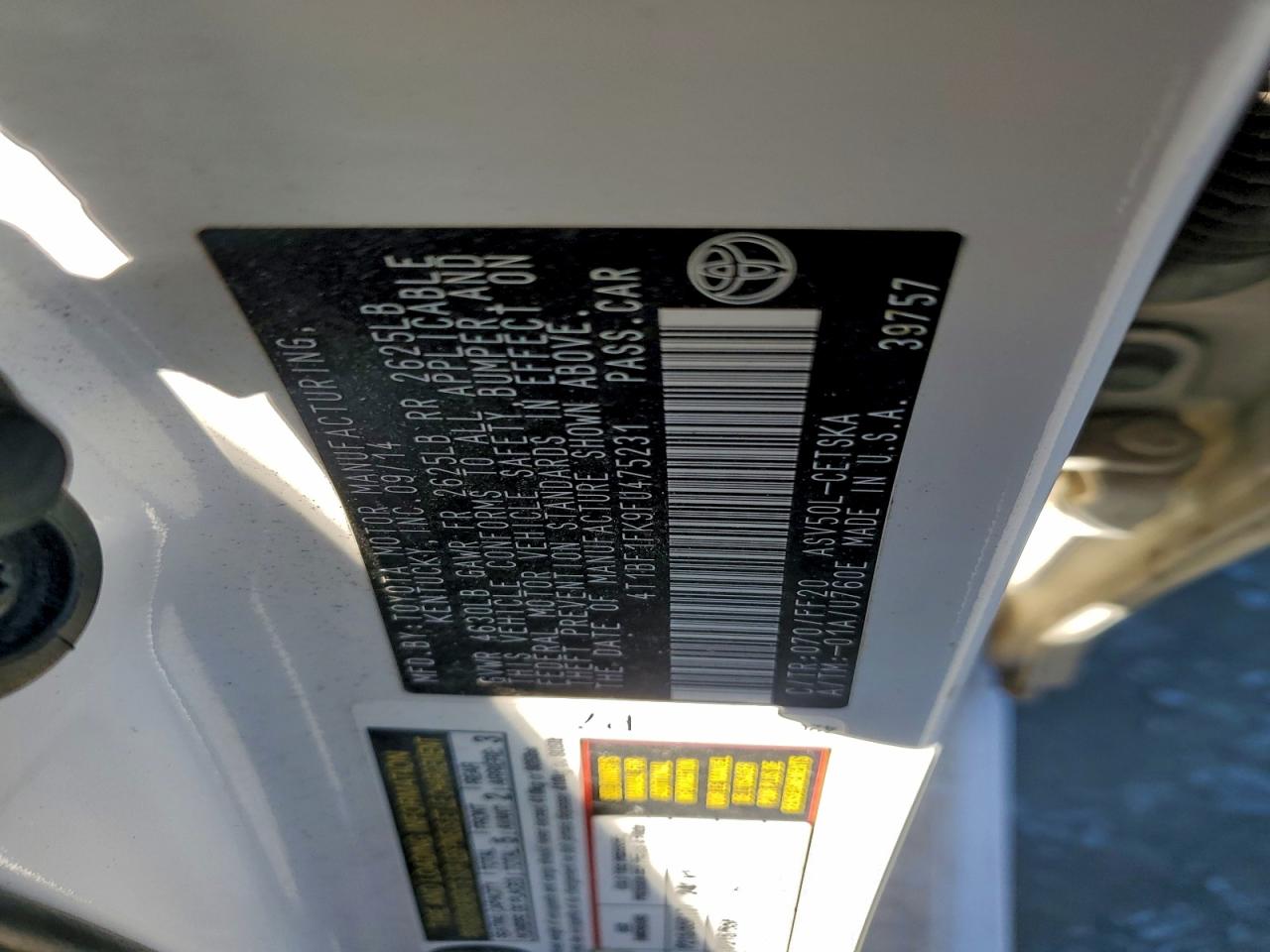 2015 TOYOTA CAMRY LE photo 12