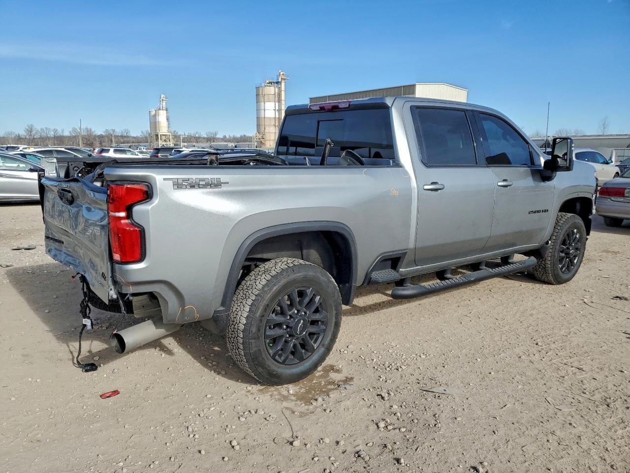 2025 CHEVROLET SILVERADO K2500 HEAVY DUTY LTZ photo 3