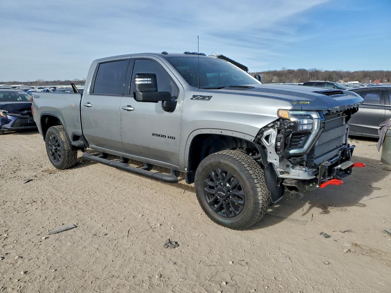 2025 CHEVROLET SILVERADO K2500 HEAVY DUTY LTZ photo 4