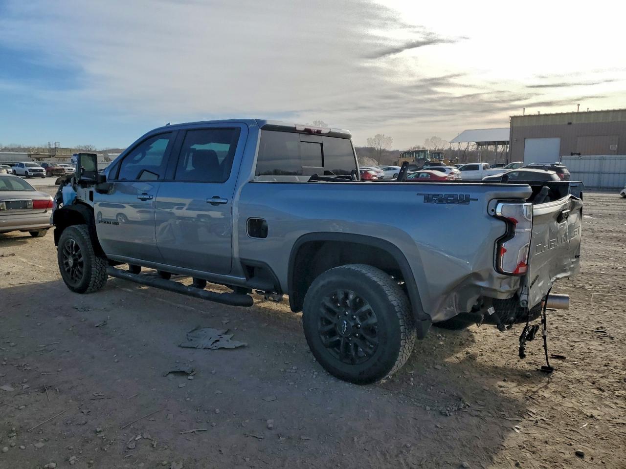 2025 CHEVROLET SILVERADO K2500 HEAVY DUTY LTZ photo 2