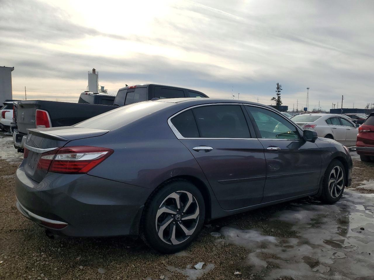 2017 HONDA ACCORD EX photo 3