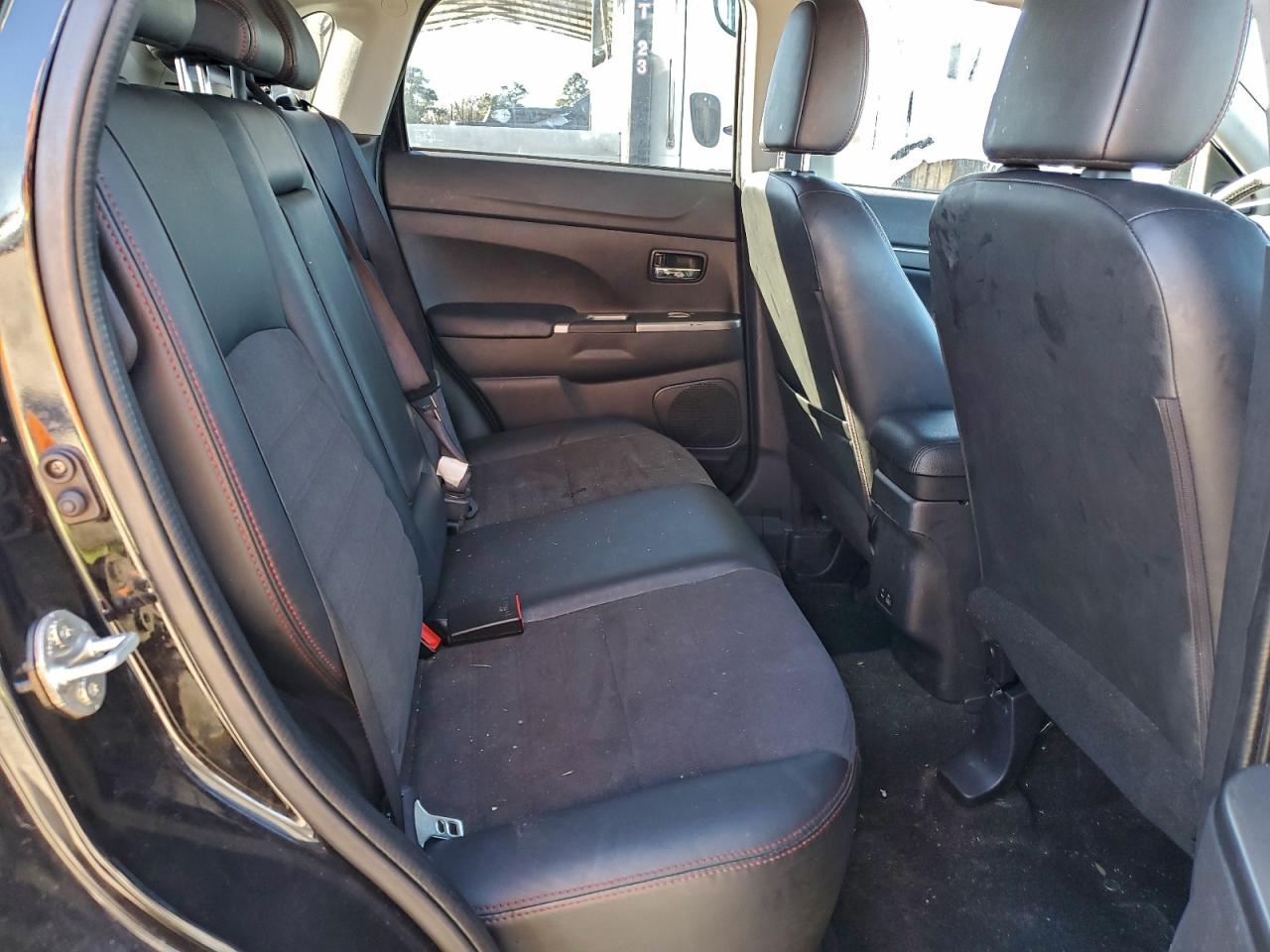 2023 MITSUBISHI OUTLANDER SPORT S/SE photo 11