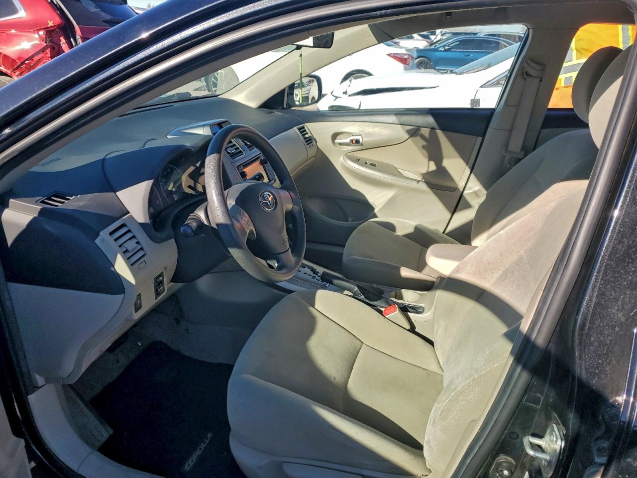 2013 TOYOTA COROLLA BASE photo 13