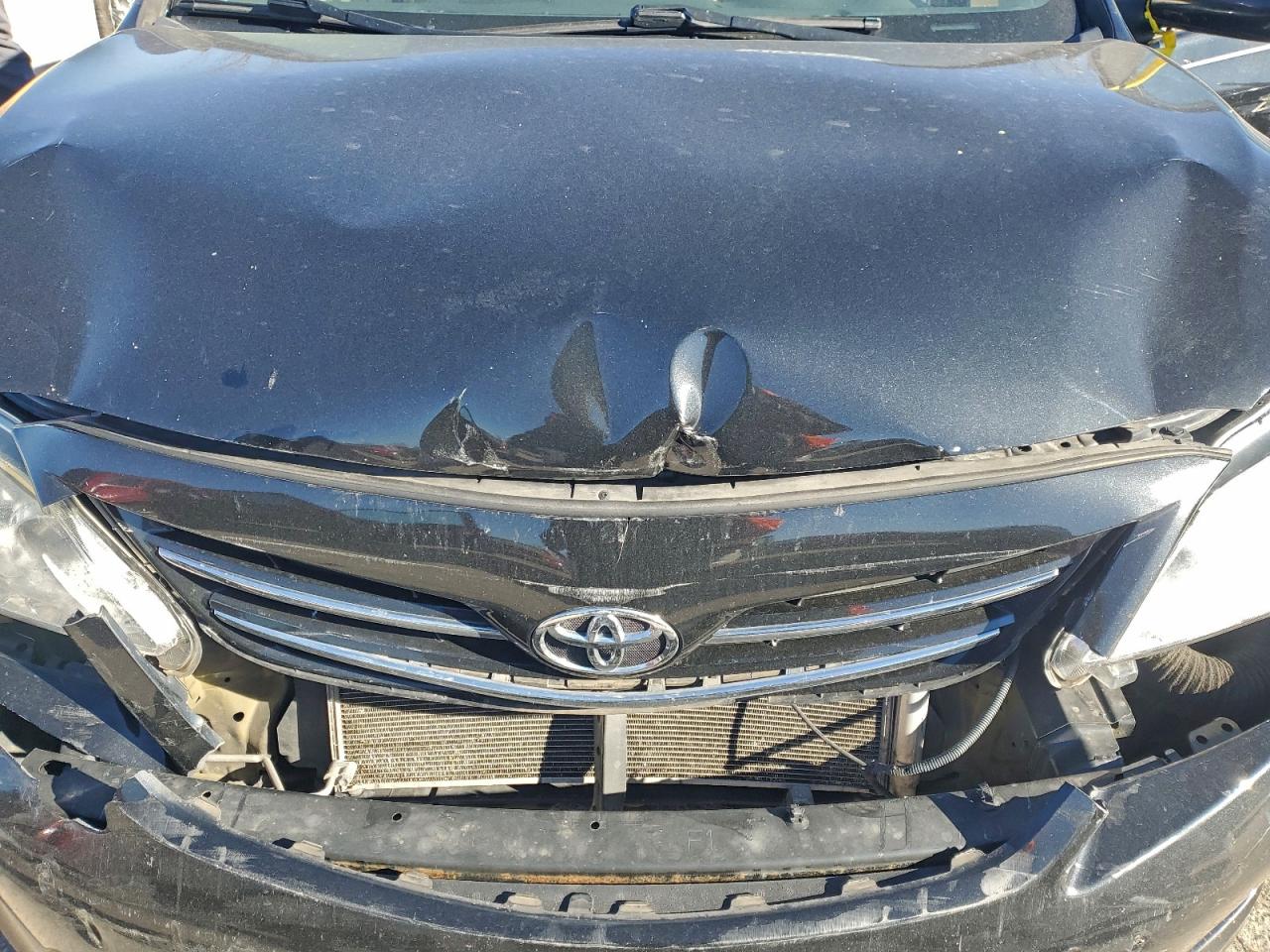 2013 TOYOTA COROLLA BASE photo 21