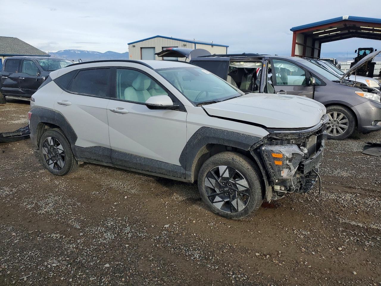 2025 HYUNDAI KONA SEL photo 7