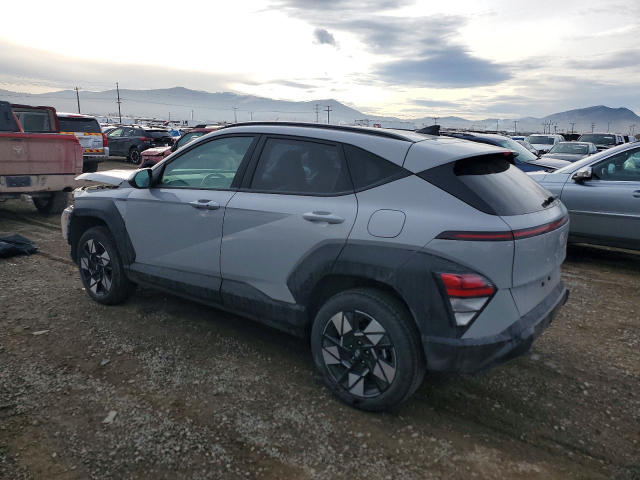 2025 HYUNDAI KONA SEL photo 3