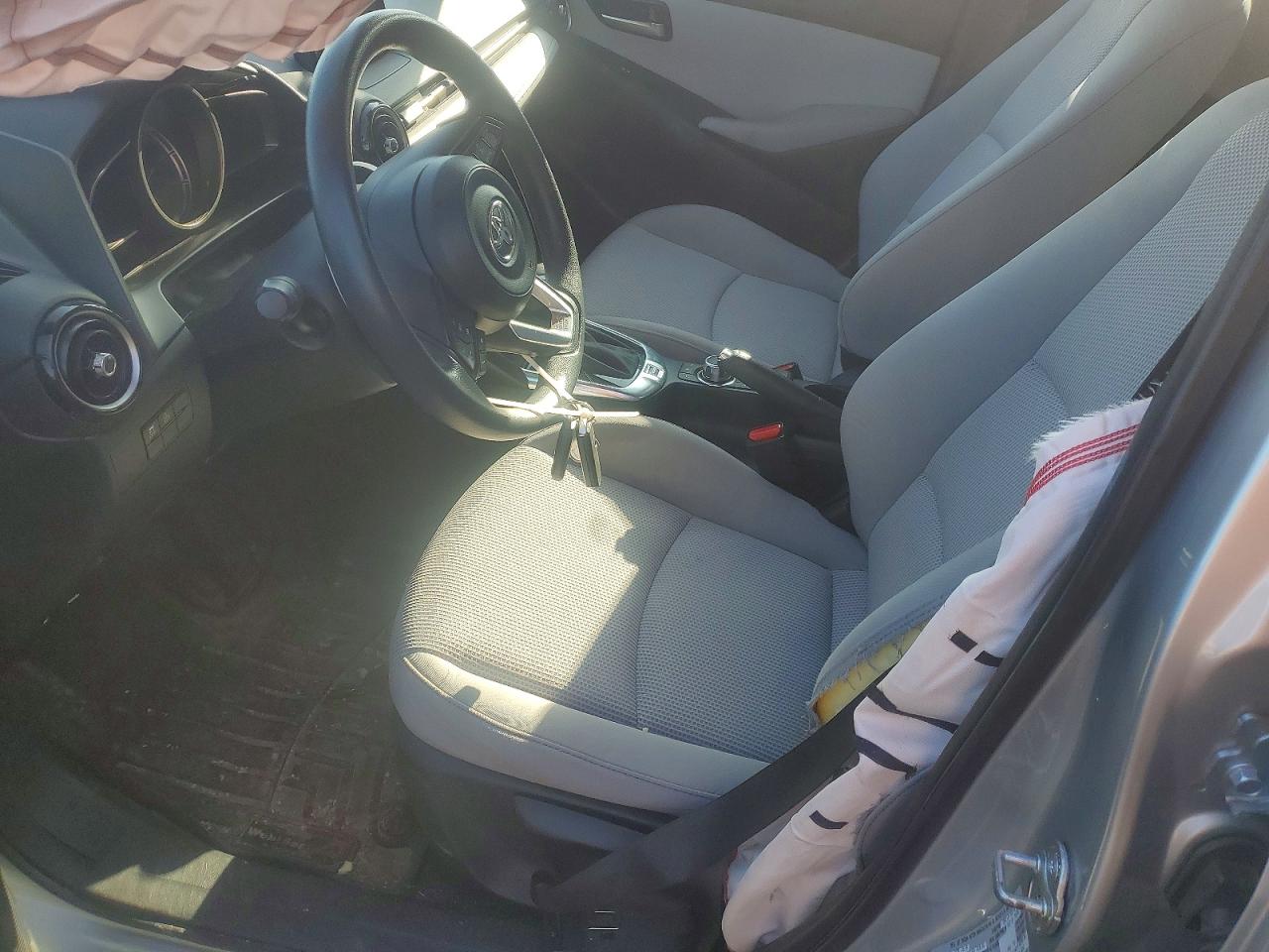2019 TOYOTA YARIS L photo 7