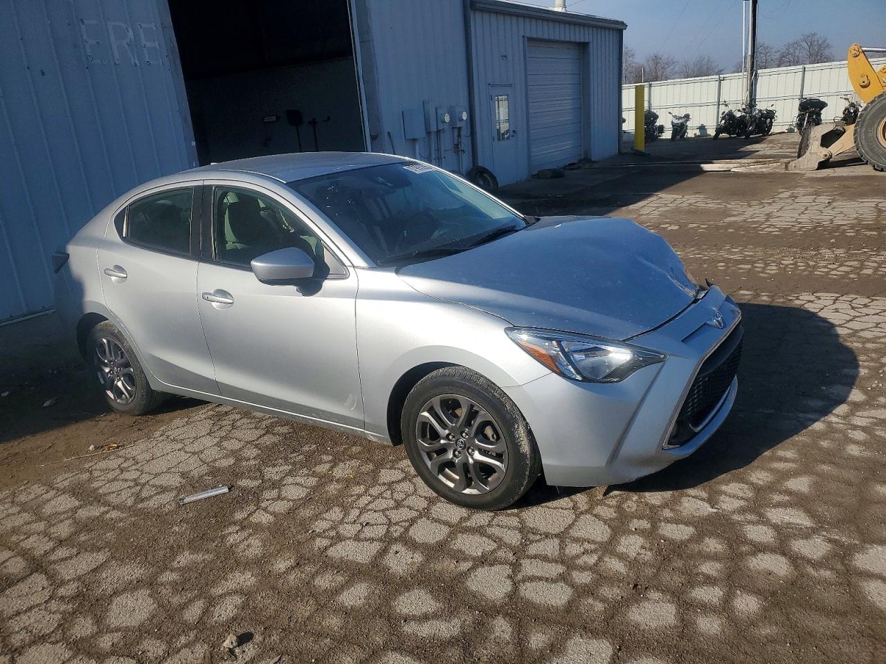 2019 TOYOTA YARIS L photo 4