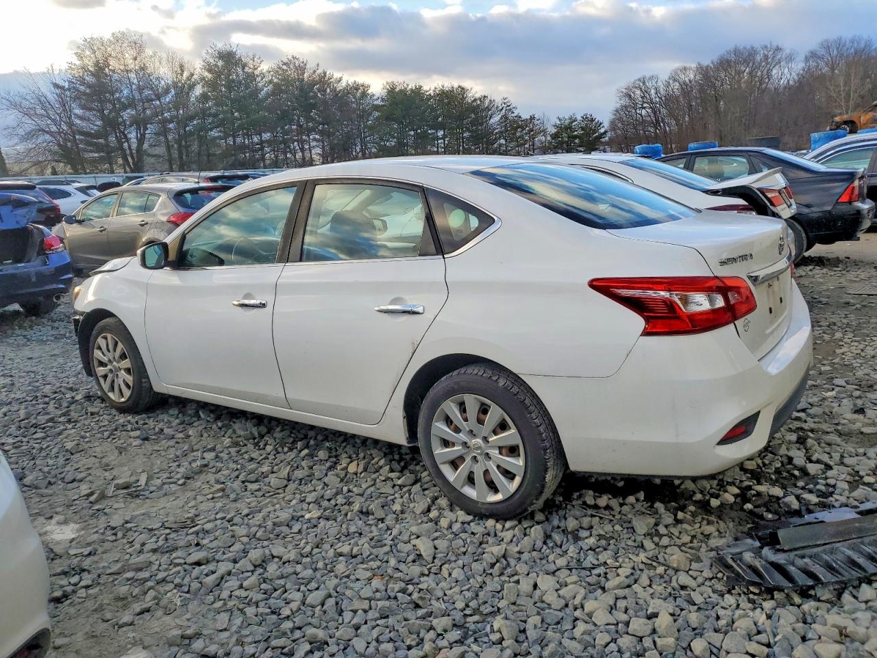 2018 NISSAN SENTRA S photo 2