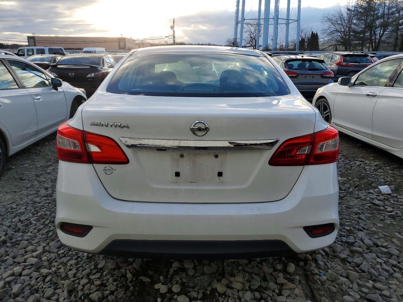 2018 NISSAN SENTRA S photo 6