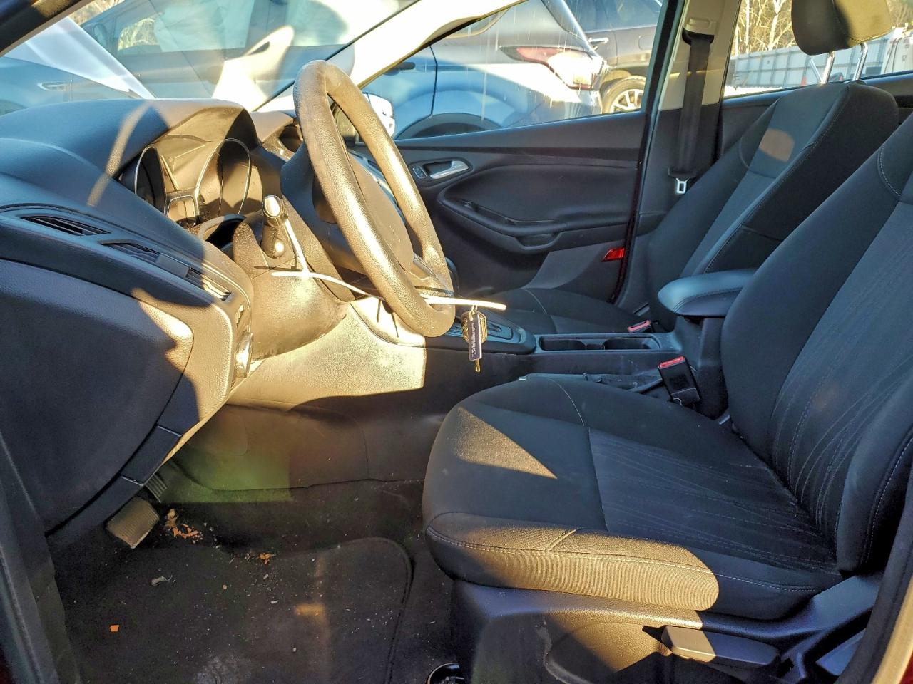 2017 FORD FOCUS SE photo 7