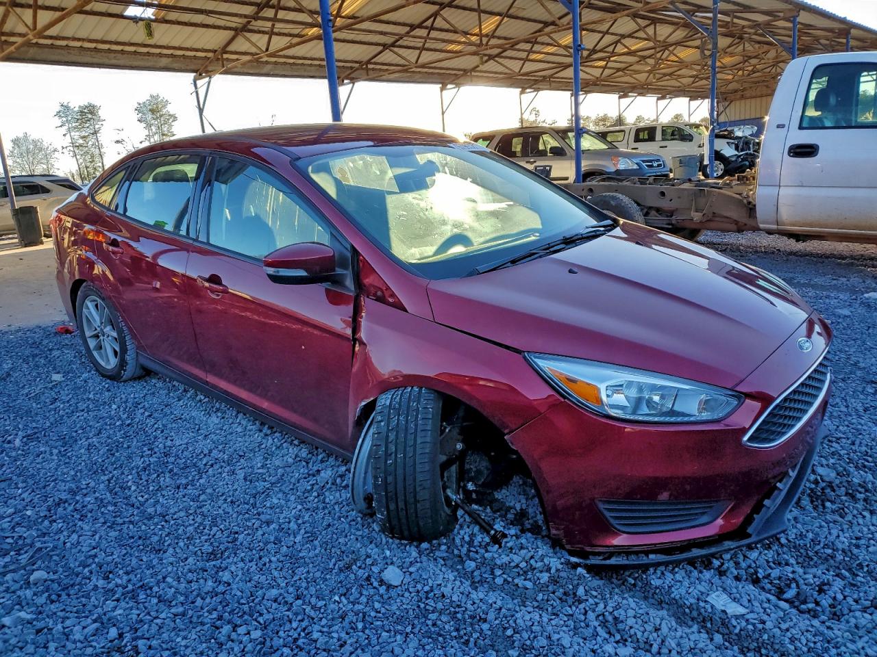 2017 FORD FOCUS SE photo 4