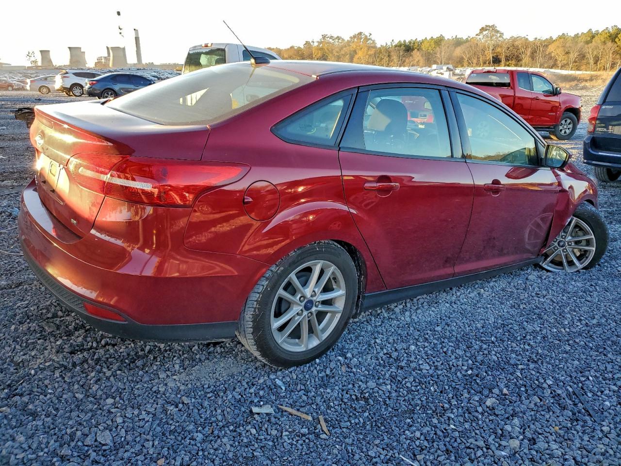 2017 FORD FOCUS SE photo 3