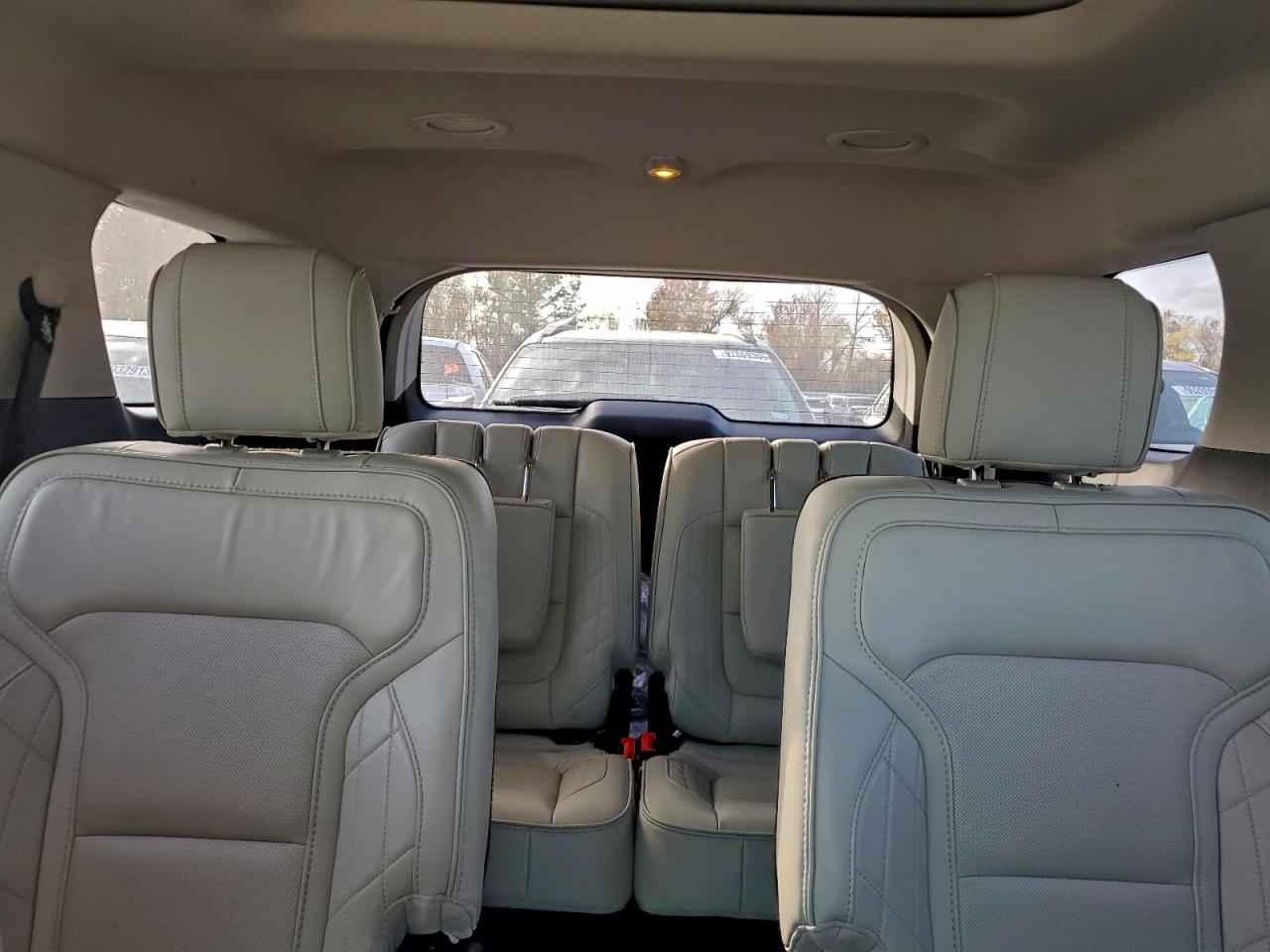 2017 FORD EXPLORER PLATINUM photo 10