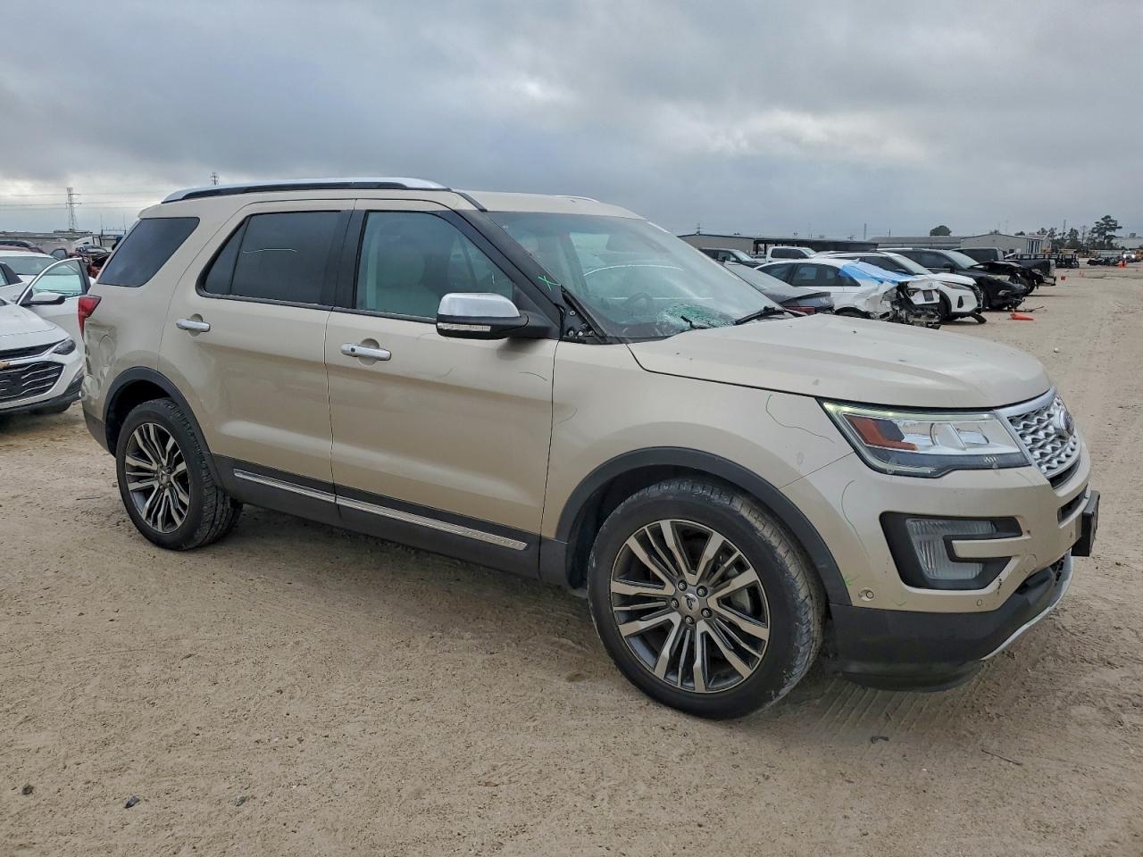 2017 FORD EXPLORER PLATINUM photo 4