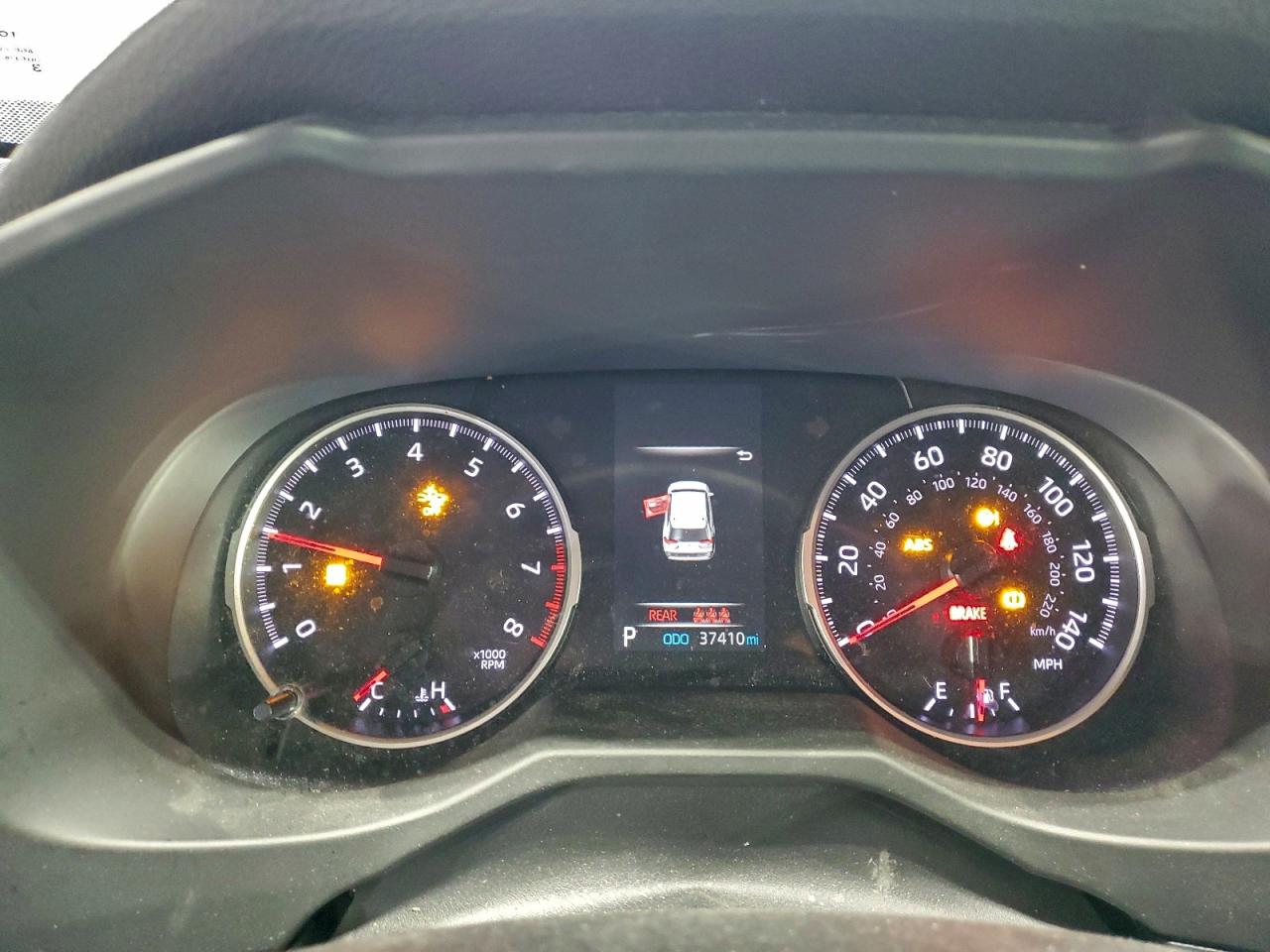 2019 TOYOTA RAV4 LE photo 9