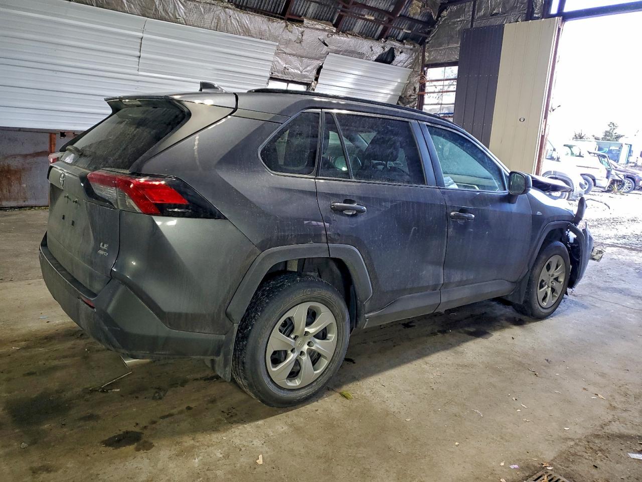 2019 TOYOTA RAV4 LE photo 3