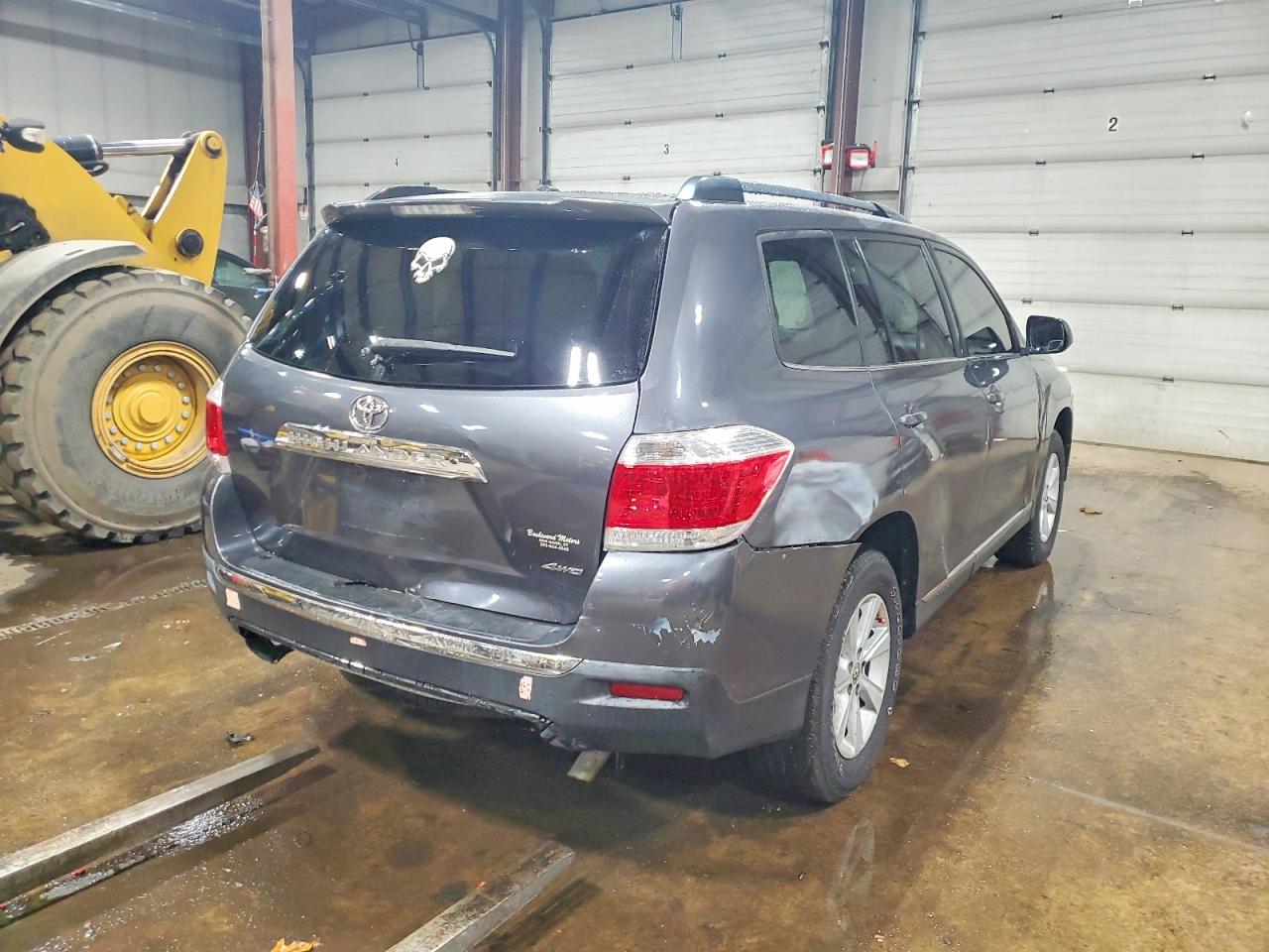 2012 TOYOTA HIGHLANDER BASE photo 3
