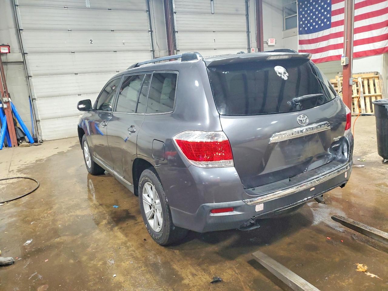 2012 TOYOTA HIGHLANDER BASE photo 2