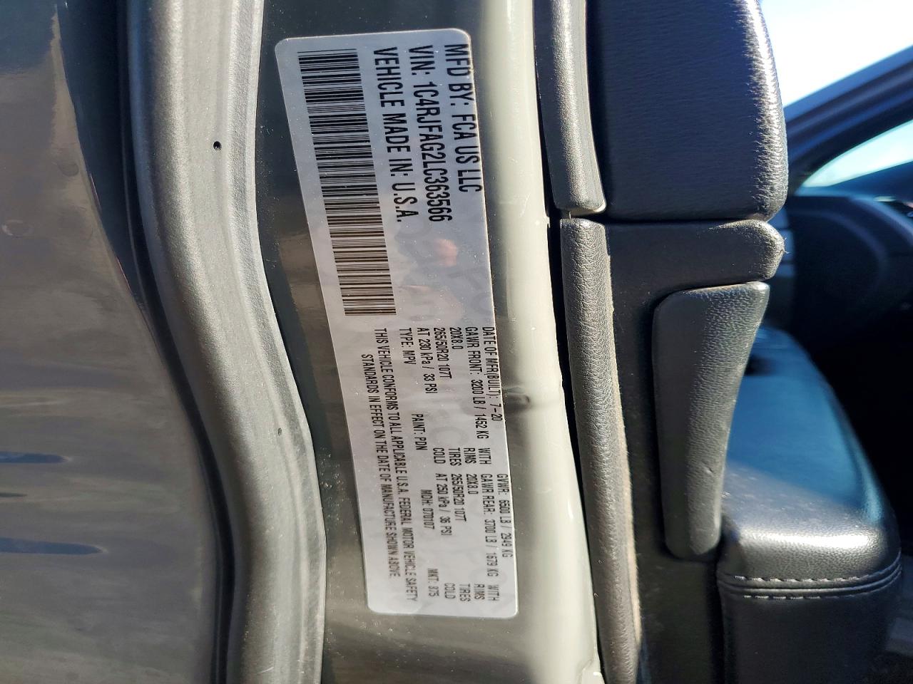 2020 JEEP GRAND CHEROKEE LAREDO photo 13