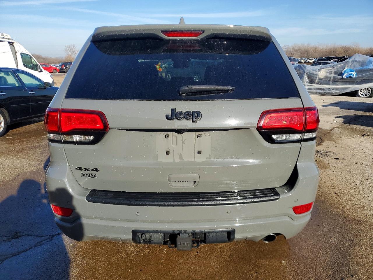 2020 JEEP GRAND CHEROKEE LAREDO photo 6
