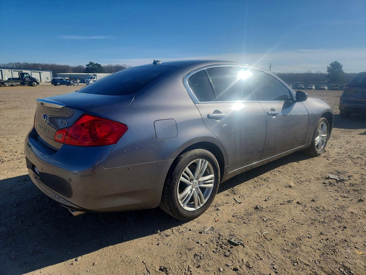 2013 INFINITI G37 photo 3